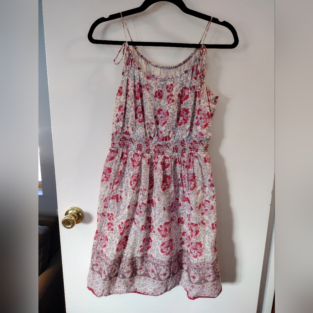 American eagle outfitters size 6 dress. White with red print. Tie shoulderstraps